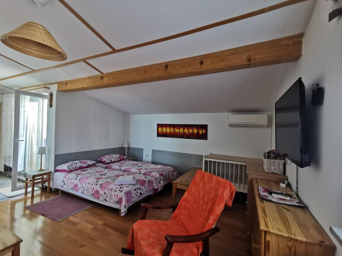Anita Studio Apartment With Terrace 리예카 외부 사진