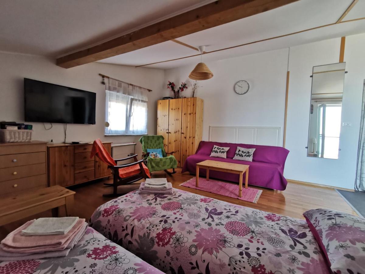 Anita Studio Apartment With Terrace 리예카 외부 사진